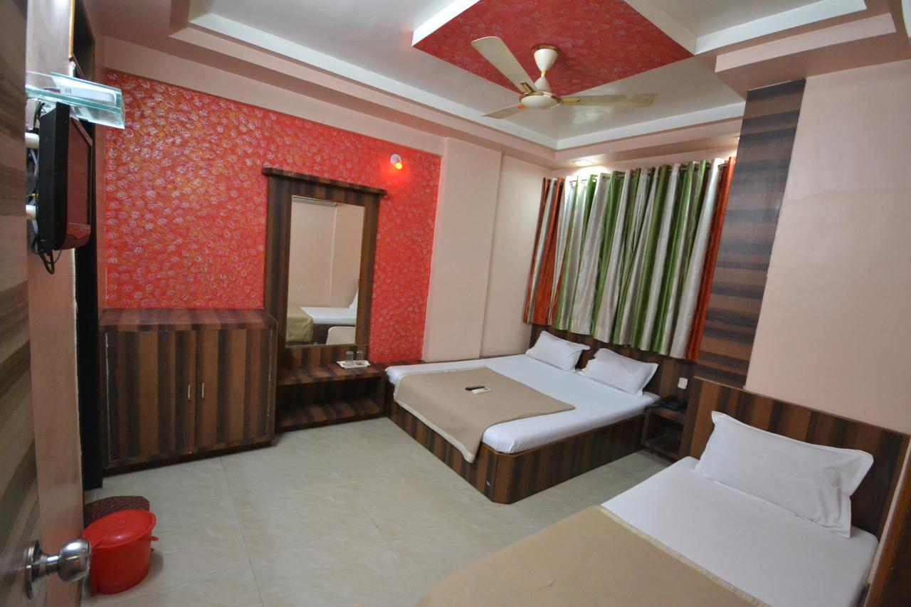 Hotel Sai Hari Prasad Ширди Экстерьер фото