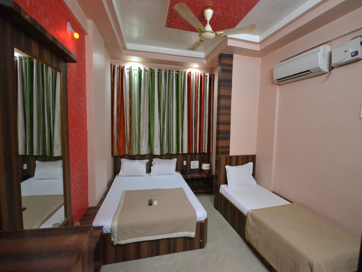 Hotel Sai Hari Prasad Ширди Экстерьер фото